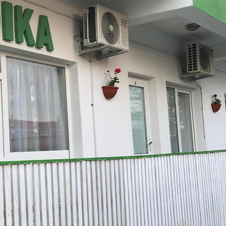 Pensiunea Scoika Steaguri נפטון מראה חיצוני תמונה